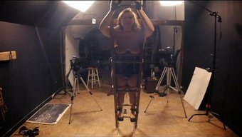 Hapishane Sınırları Içinde Bdsm Kayış Oyunu