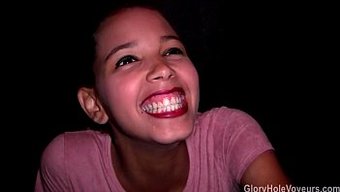 Dayanara Taylor'In Bir Gloryhole Ile Ilk Karşılaşması