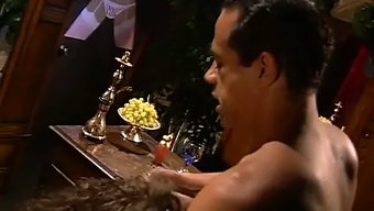 Vintage Charm: Heather Hunter Ve Kira Rodriguez, Duygusal Bir Buluşmada