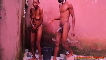 Olgun Ve Zayıf Glory, Iki Siyah Adamla Üçlüde