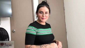 Kolombiyalı Fahişe Sıcak Bir Videoda Amını Yalatıp Siktiriyor