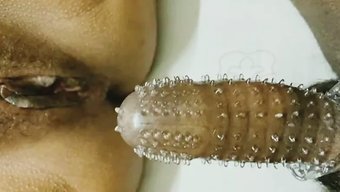 Desi Karısı Büyük Siyah Yarrağı Için Prezervatifle Özel Muamele Alıyor