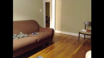 Kızıl Saçlı Bir Genç Kızın Web Kamerasında Twerk Yapma Girişimi.