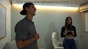 Güzel Latin, Ev Yapımı Bir Videoda Patronu Tarafından Kıçından Beceriliyor.