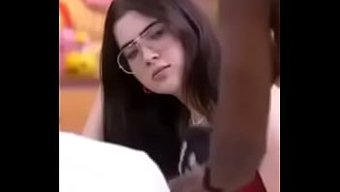 Gerçekçi Bir Senaryoda Güzel Göğüslü Yeşim