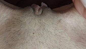 Polonyalı Bir Genç Kızın Islak Ve Sıkı Amının Zevk Aldığı Pov Videosu