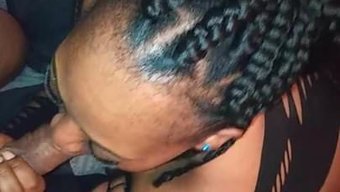 Ebony Güzel Şişman Kadınlar Tutkulu Bir Şekilde Büyük Siyah Yarrağı Emiyor