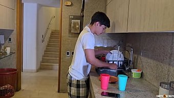 Üvey Oğlumun Gizli Porno Bağımlılığı Ve Yasak Tutkumuz.