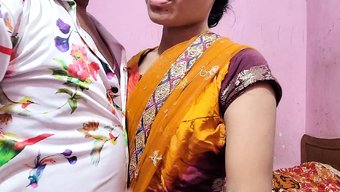 Büyük Doğal Göğüslü Desi Hizmetçi, Işvereninden Pis Konuşma Ve Köpek Stili Alıyor