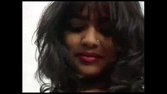 Ingiliz Hintli Rashneen Kerim-Koran'In Egzotik Striptiz Ve Kendini Tatmin