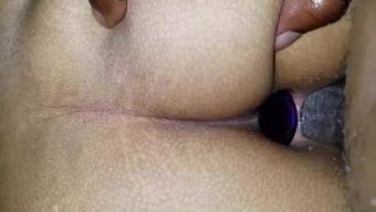 Siyah Güzellik Sıkı Poposunu Dolduruyor