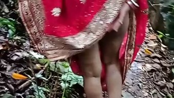 Hint Karısı Ormanda Sert Seksin Tadını Çıkarıyor